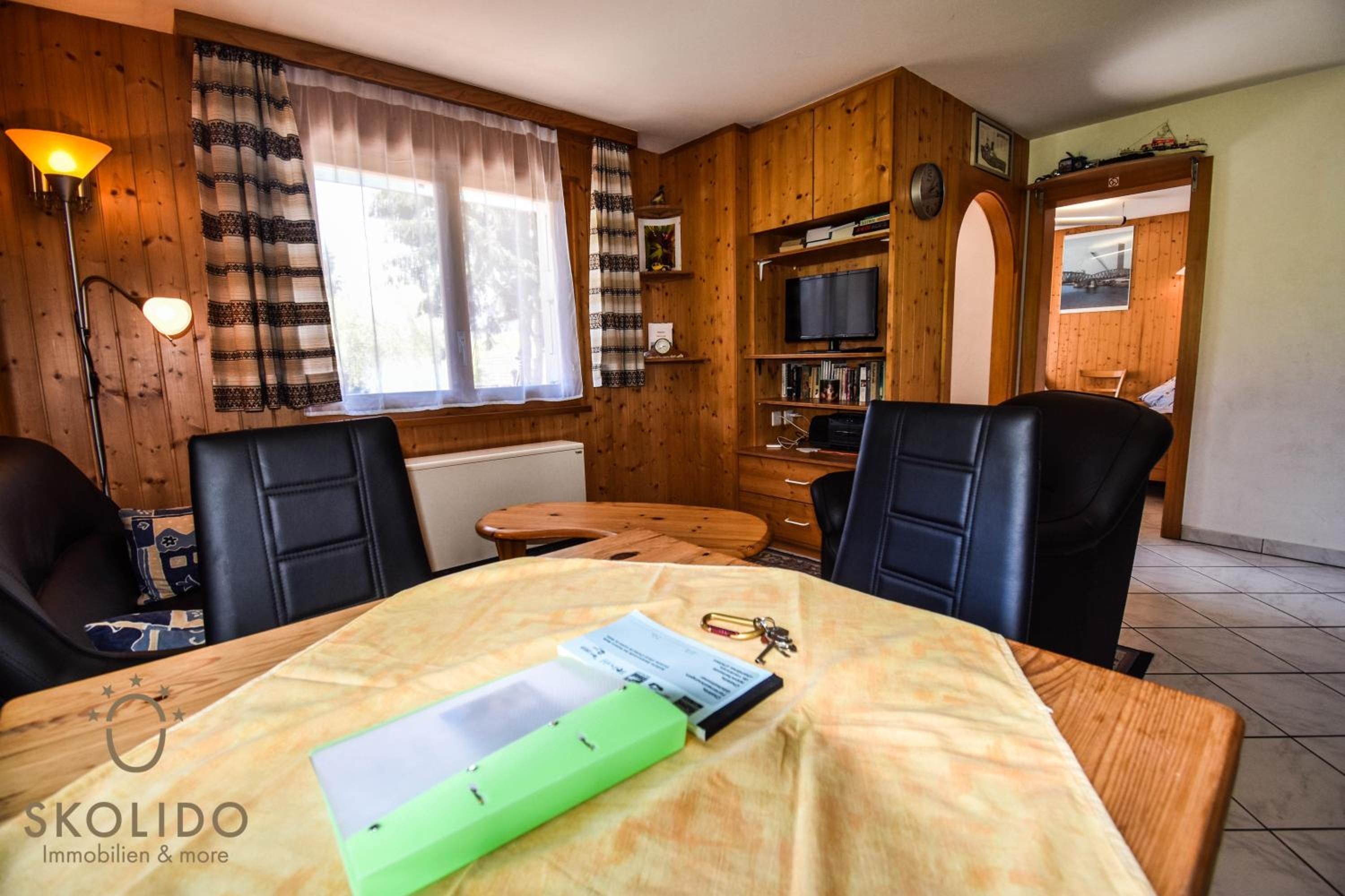 Chalet Independent, Termen