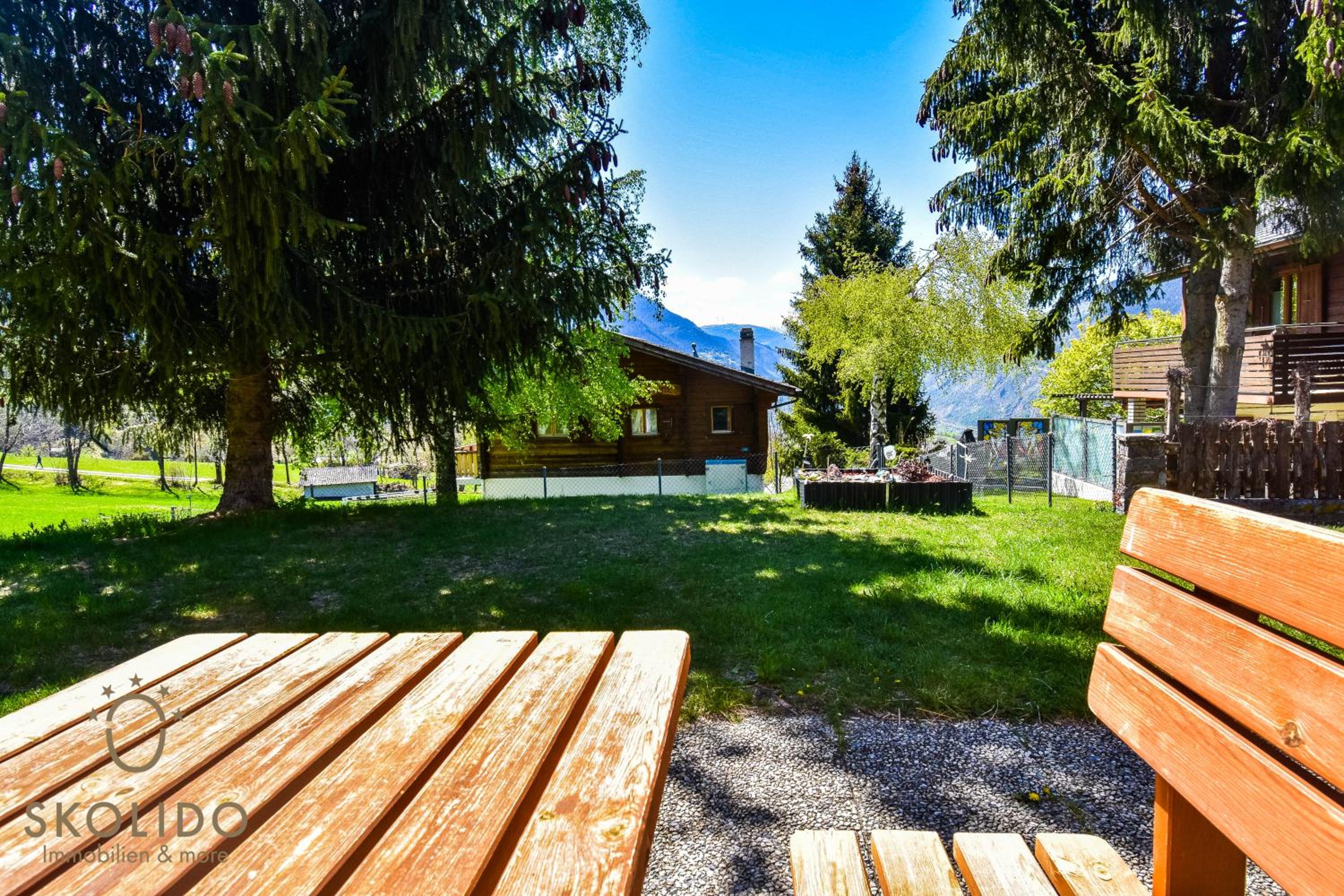 Chalet Independent, Termen