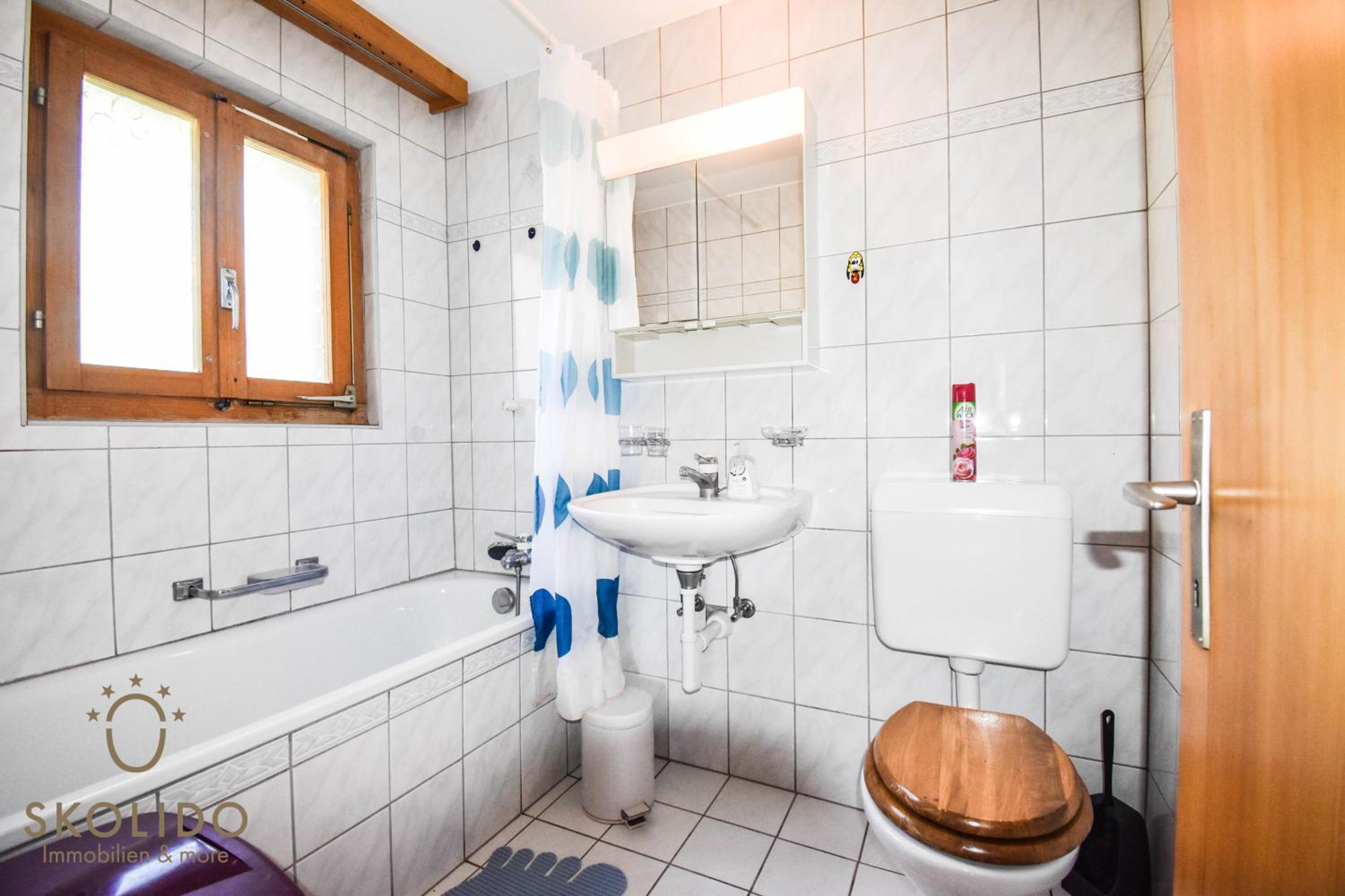 Chalet Independent, Termen