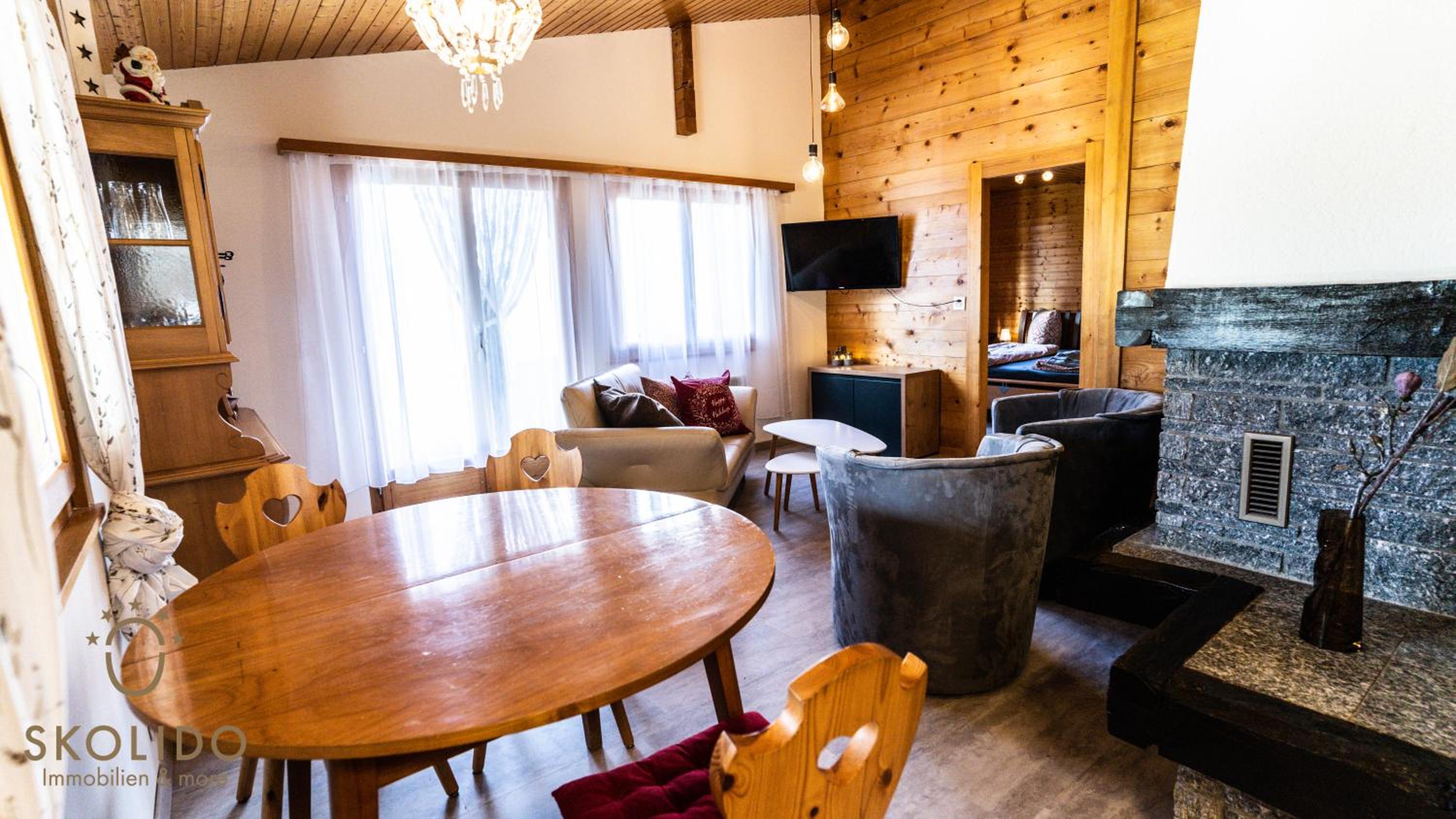 Chalet Independent, Termen