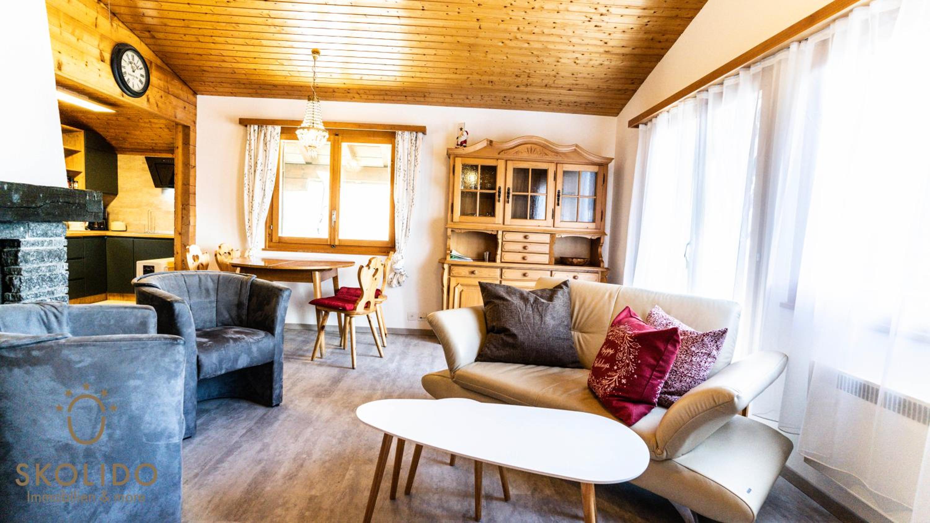 Chalet Independent, Termen