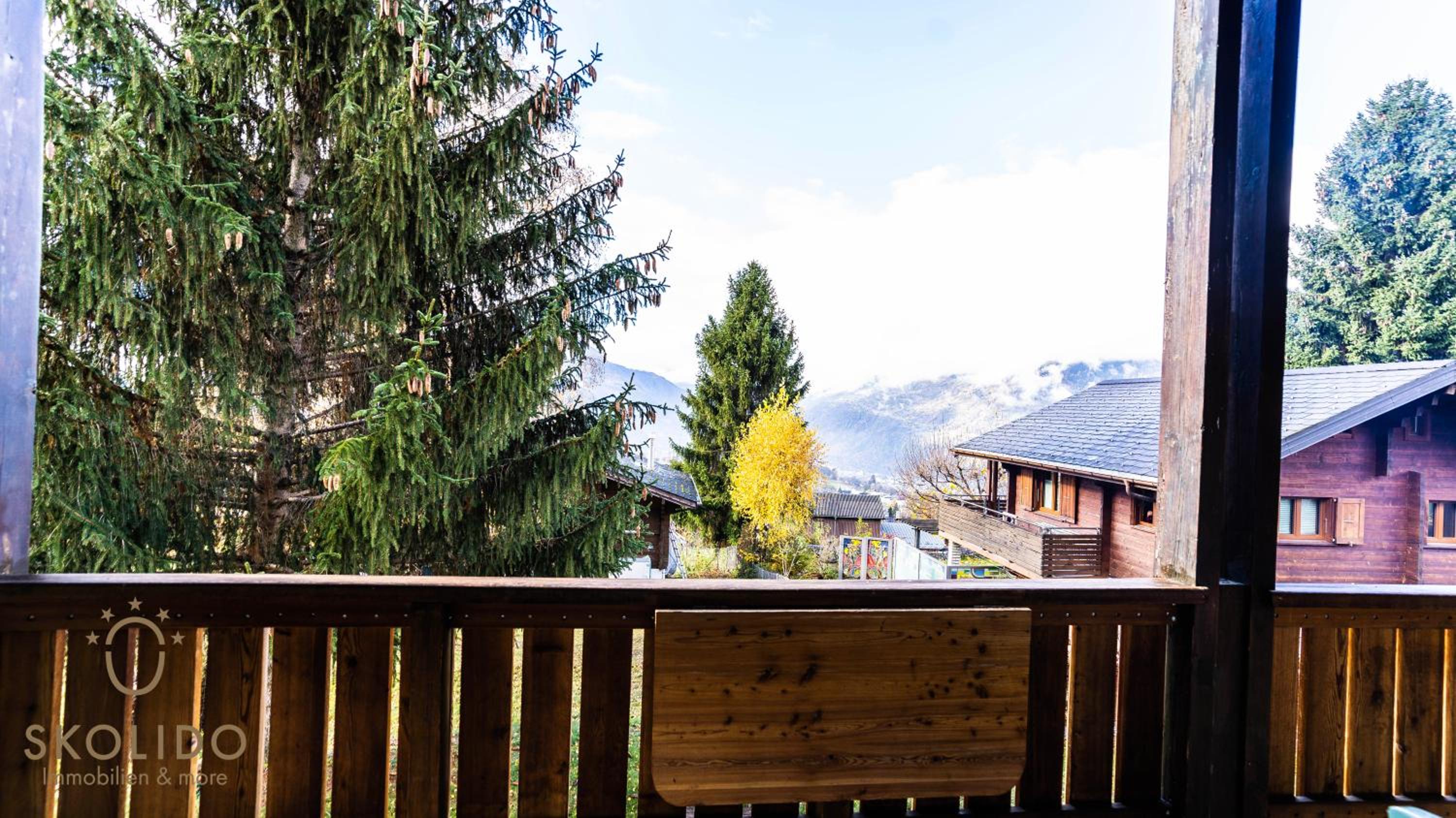 Chalet Independent, Termen