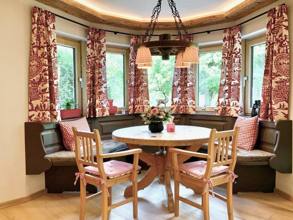 ALPIN CHARME APARTMENTS Boutique Chalet Kitzbichl