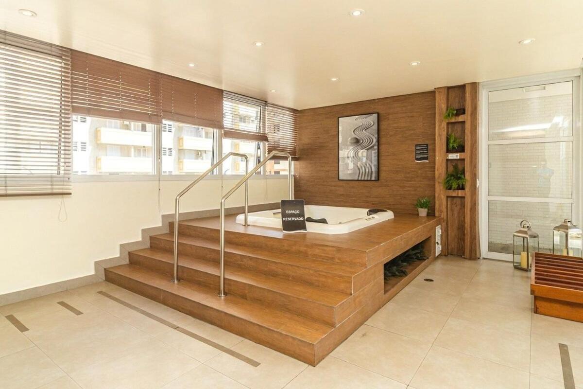 Studio moderno em condomínio de luxo pé na areia