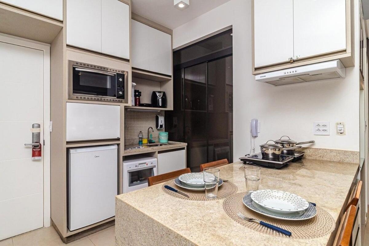 Studio moderno em condomínio de luxo pé na areia