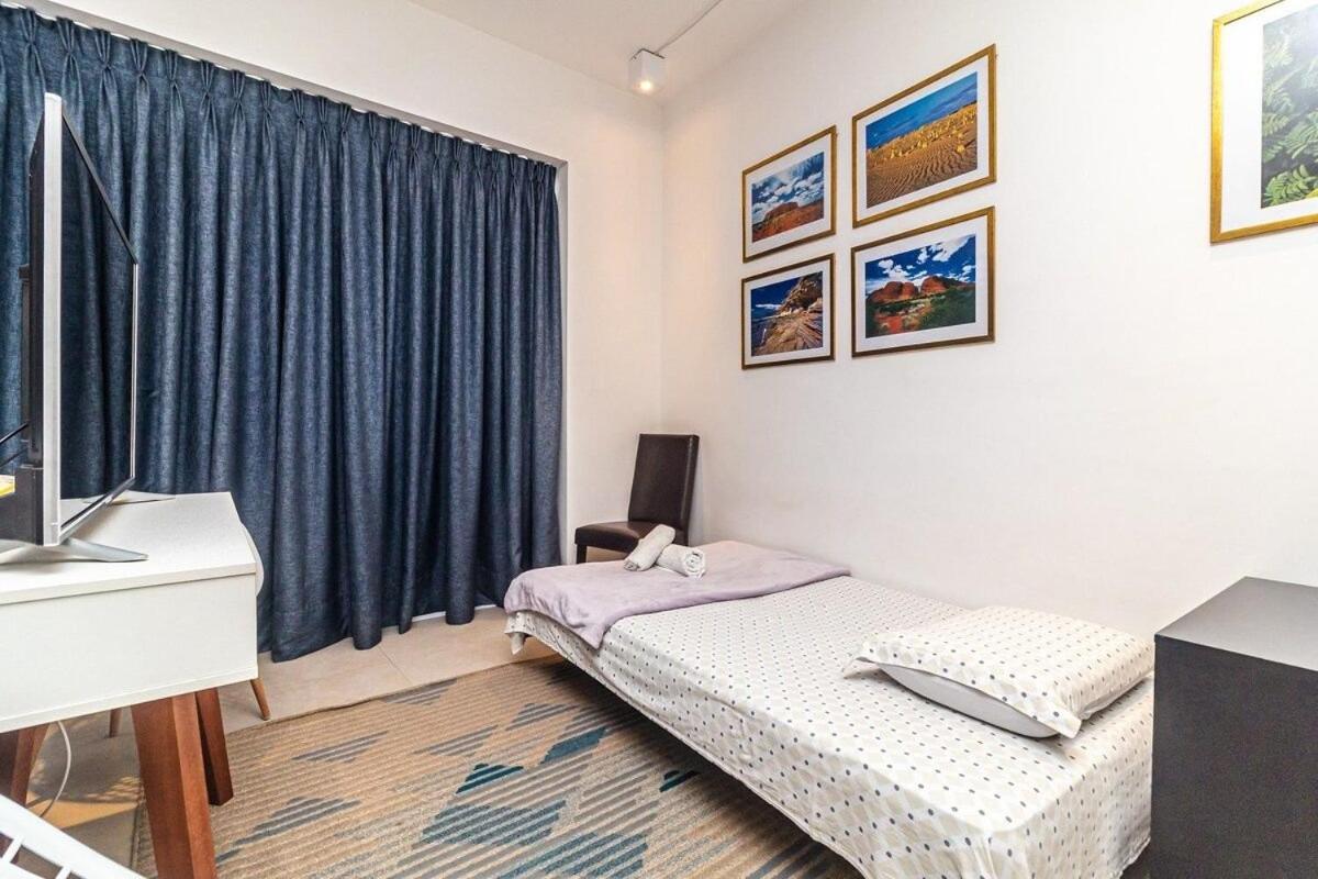 Studio moderno em condomínio de luxo pé na areia