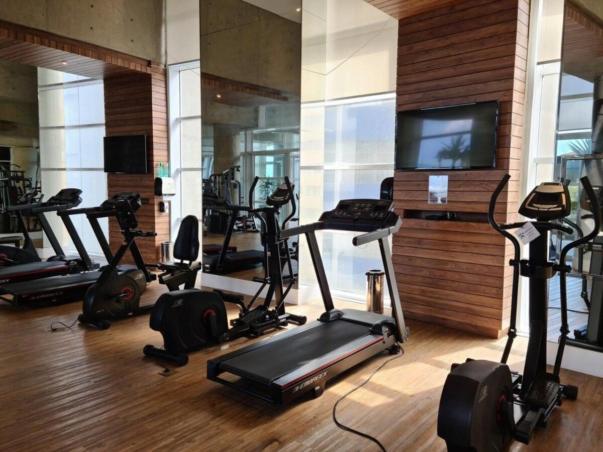 Studio moderno em condomínio de luxo pé na areia