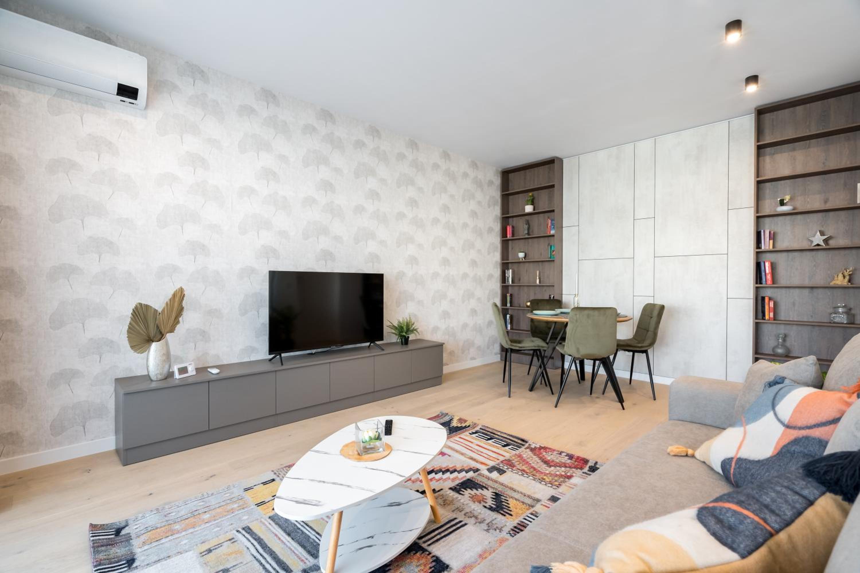 Spring Stylish Apartment Pipera