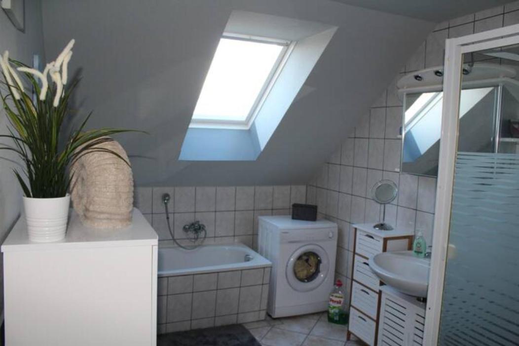 Schöne Wohnung in zentraler Lage, Nähe Magdeburg und Intel