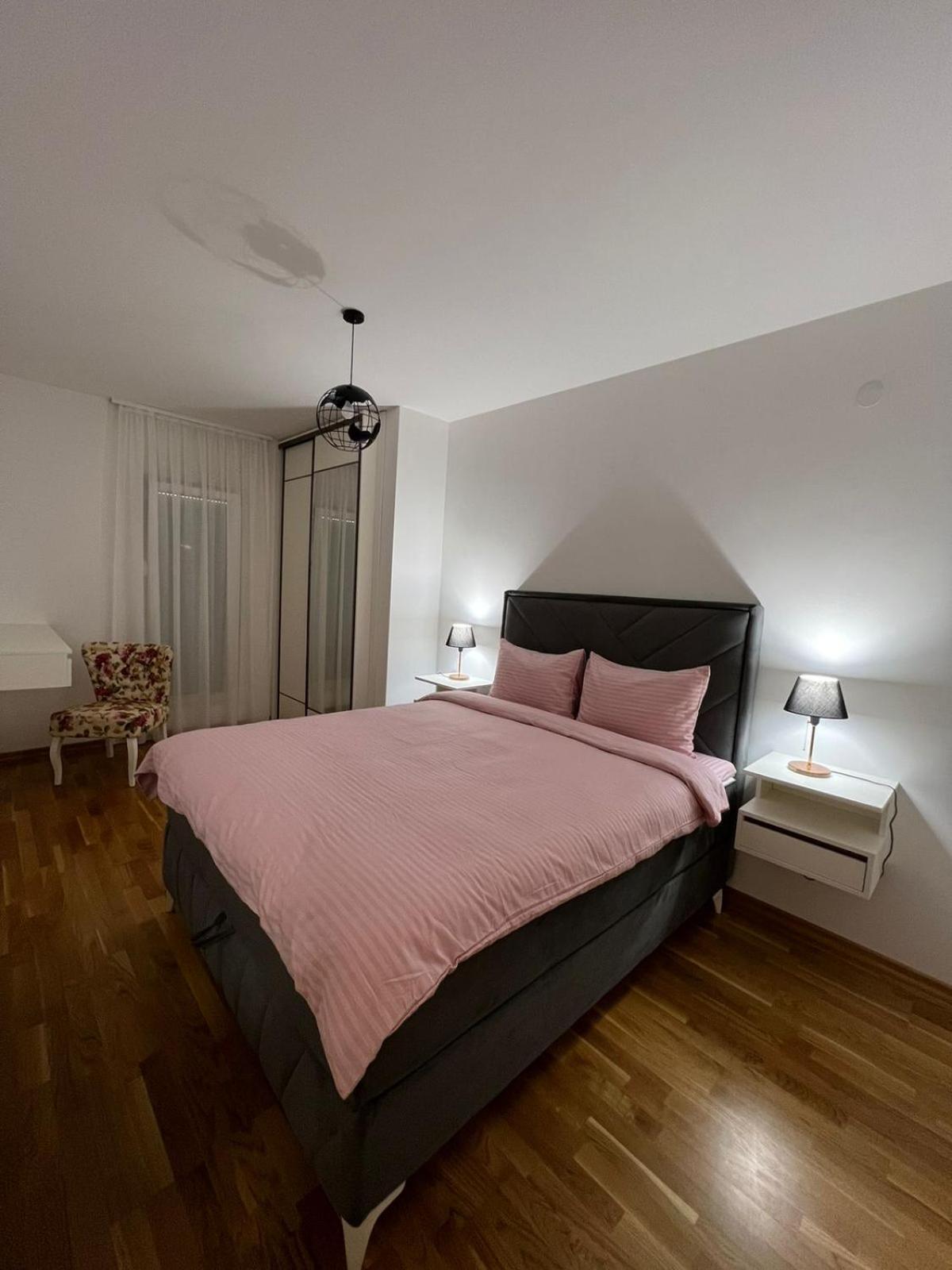 Center Lux Apartment 5 photo 5