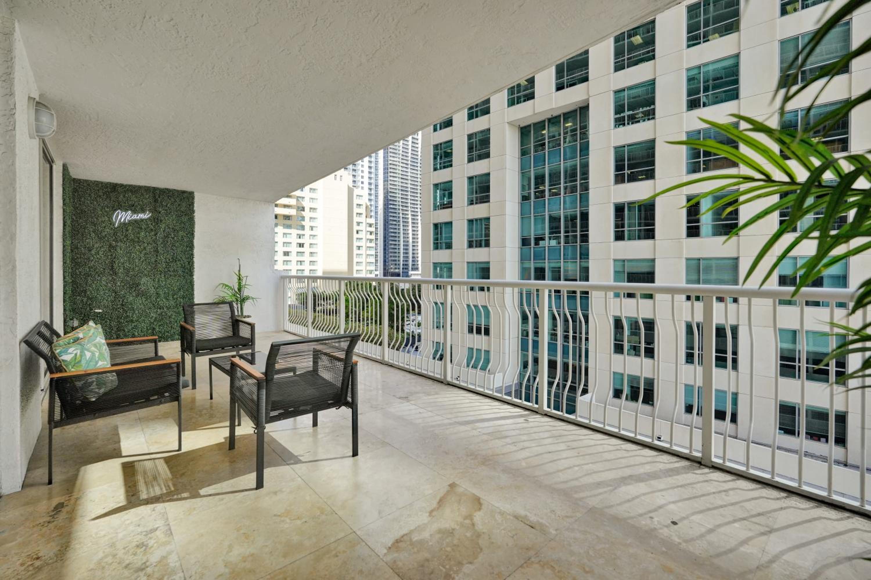Zeus' Sanctuary Ocean View In Brickell Miami