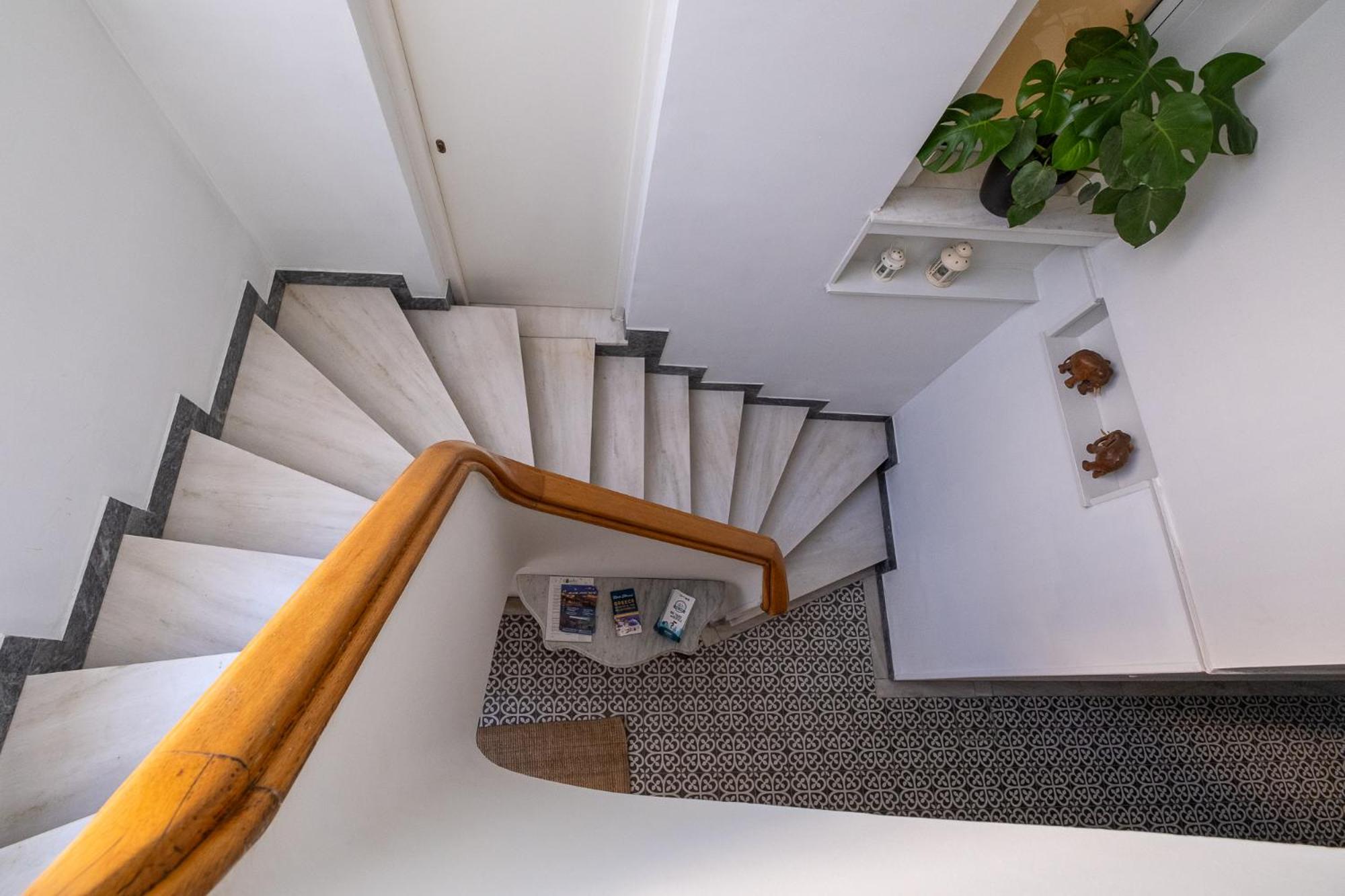 Central5 Boutique Apartments with Common Garden Next to Metro