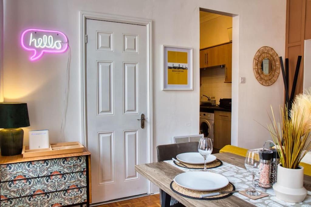 Flat in the Heart of Worcester view 4