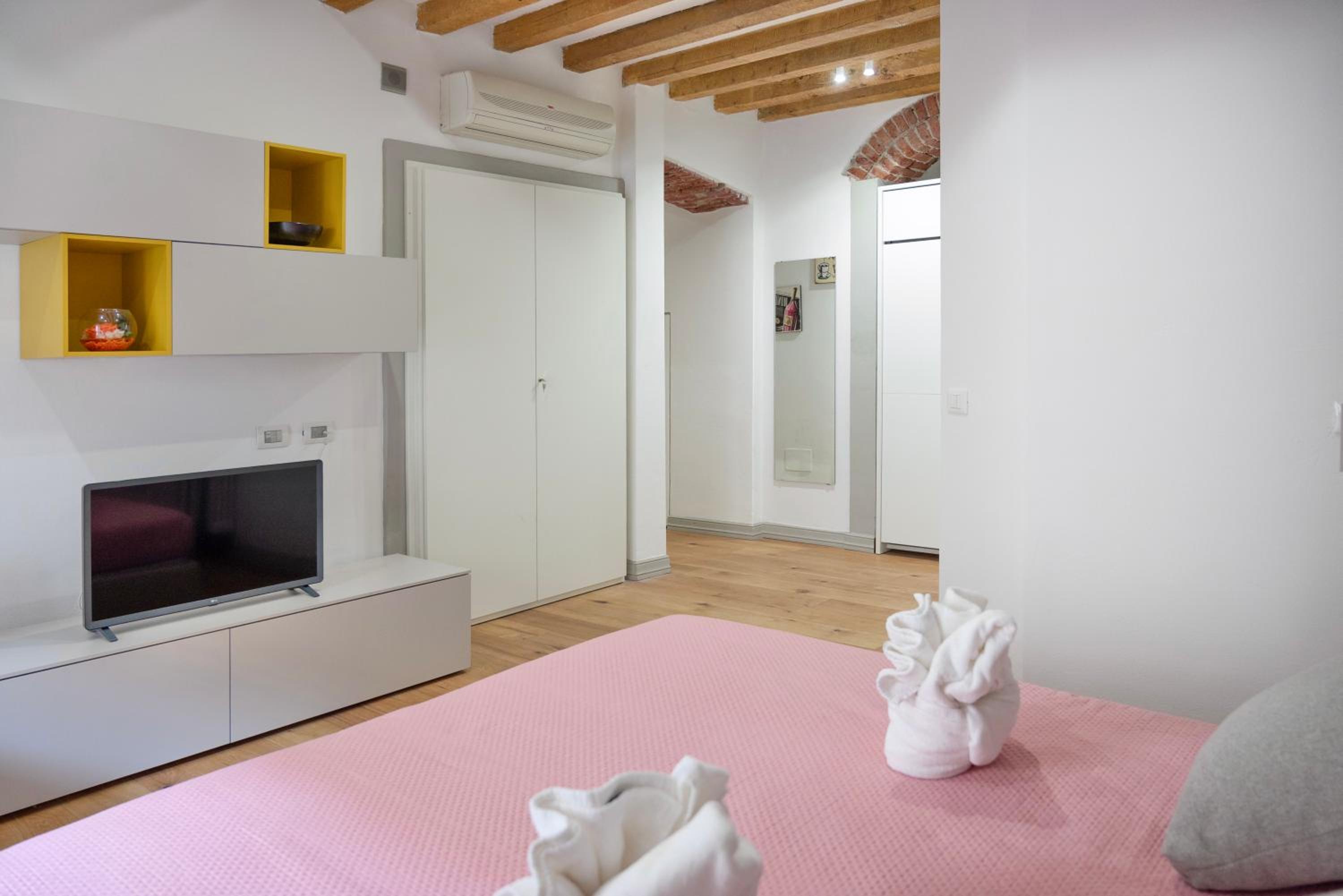 Milano Suite Home