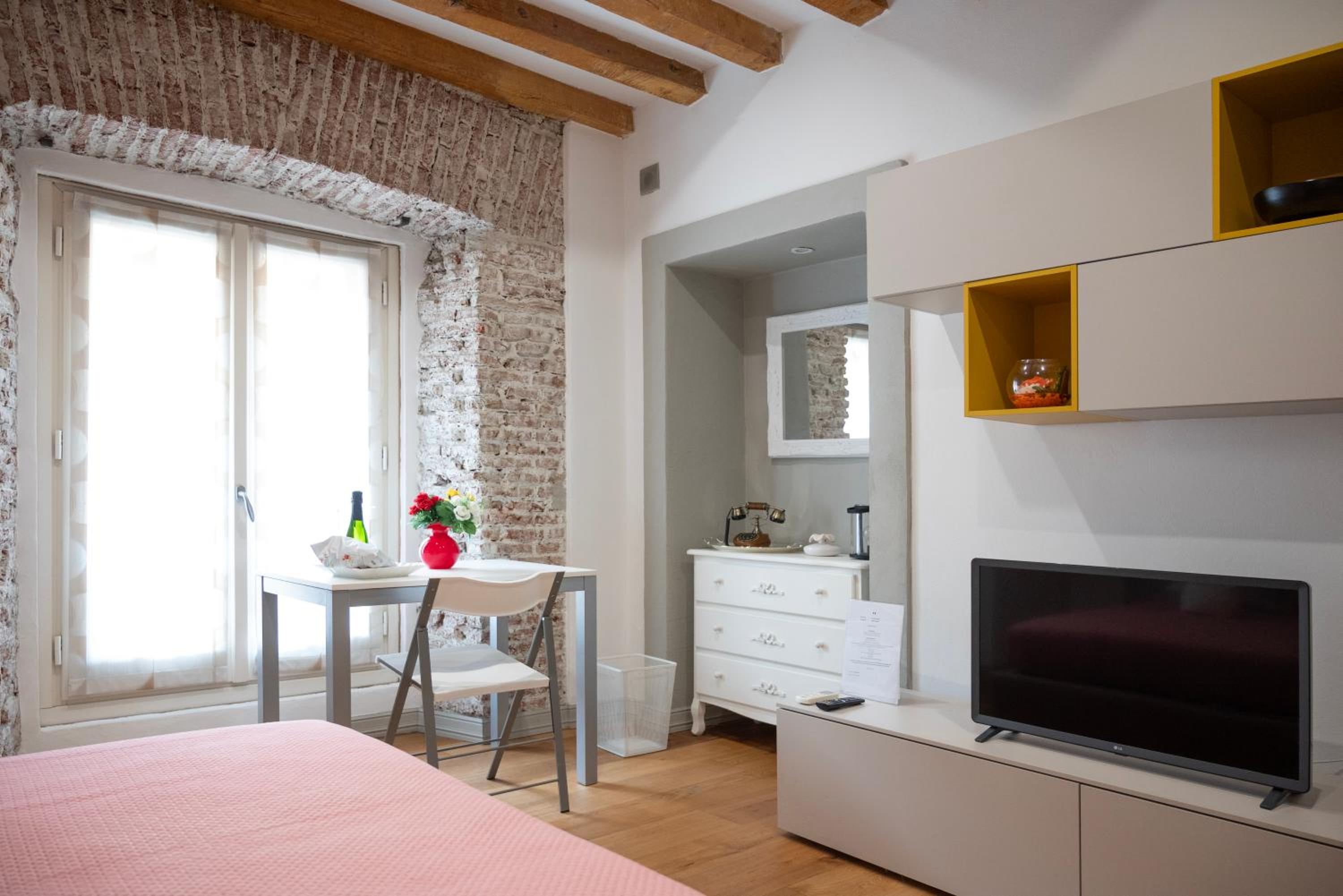 Milano Suite Home