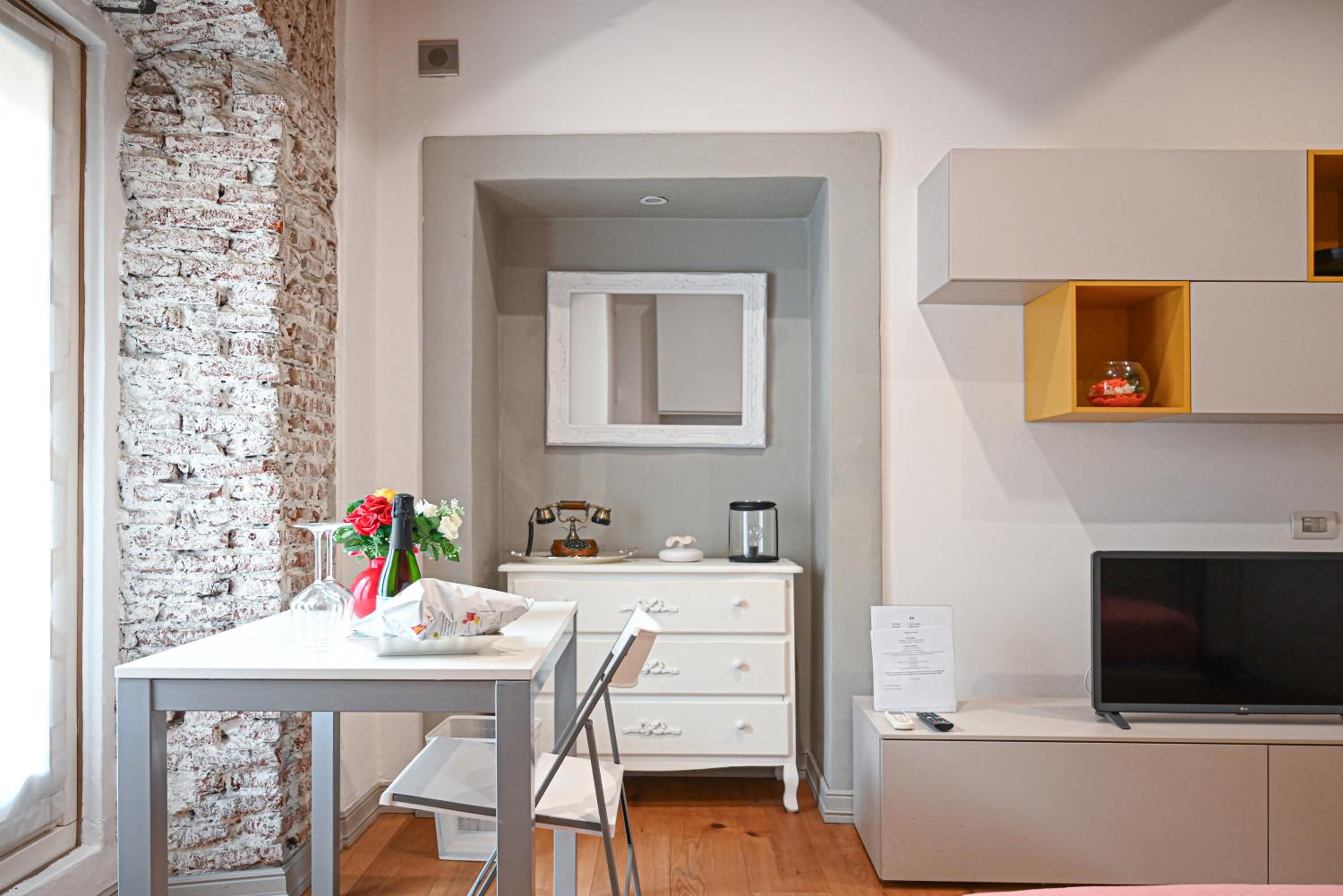 Milano Suite Home