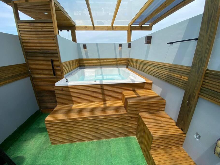 Casa Conceito com Jacuzzi, Vista e Ar na Praia do Rosa