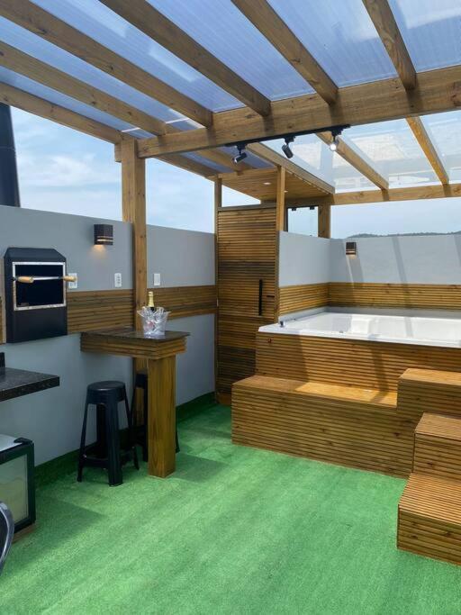 Casa Conceito com Jacuzzi, Vista e Ar na Praia do Rosa