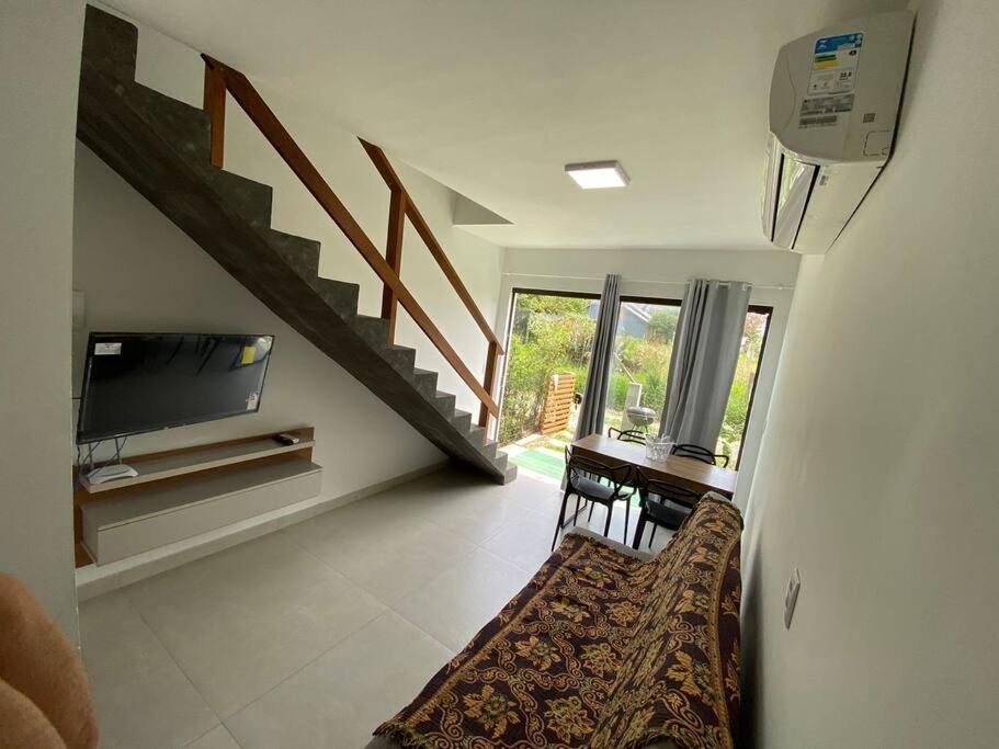 Casa Conceito com Jacuzzi, Vista e Ar na Praia do Rosa