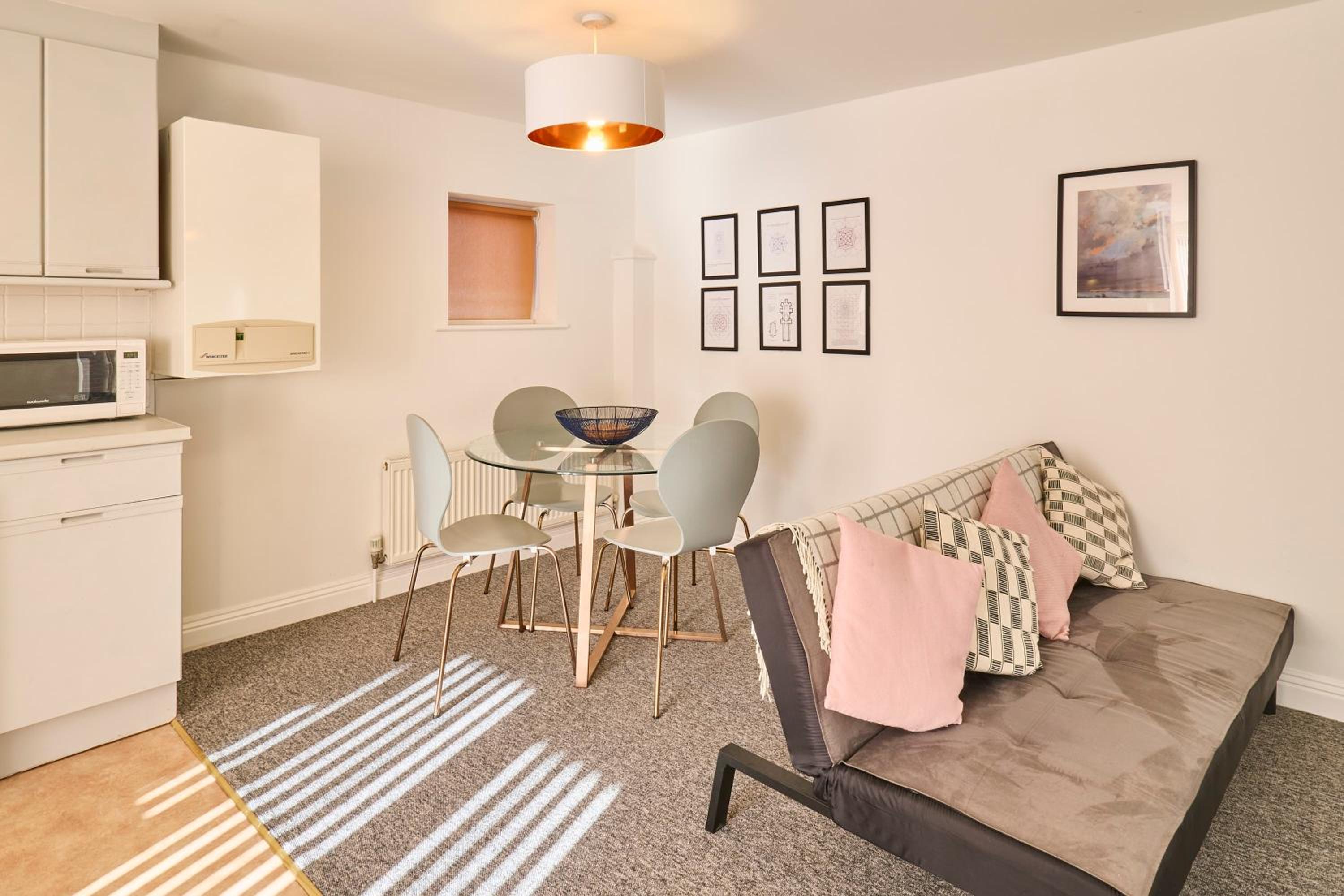 Host & Stay - King's Corner view 4
