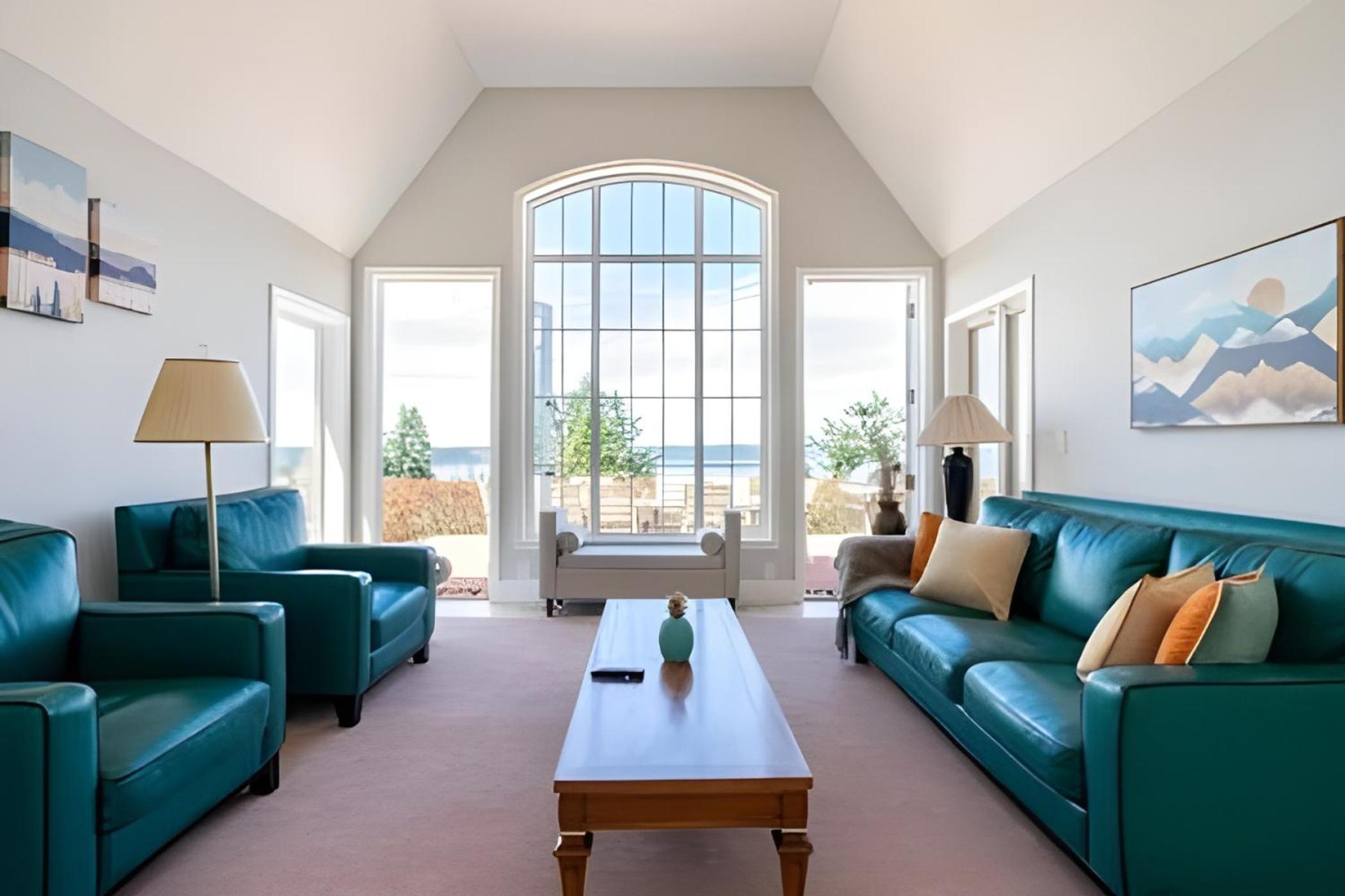 Luxury 5BR Amazing Water Views Large Backyard! view 2