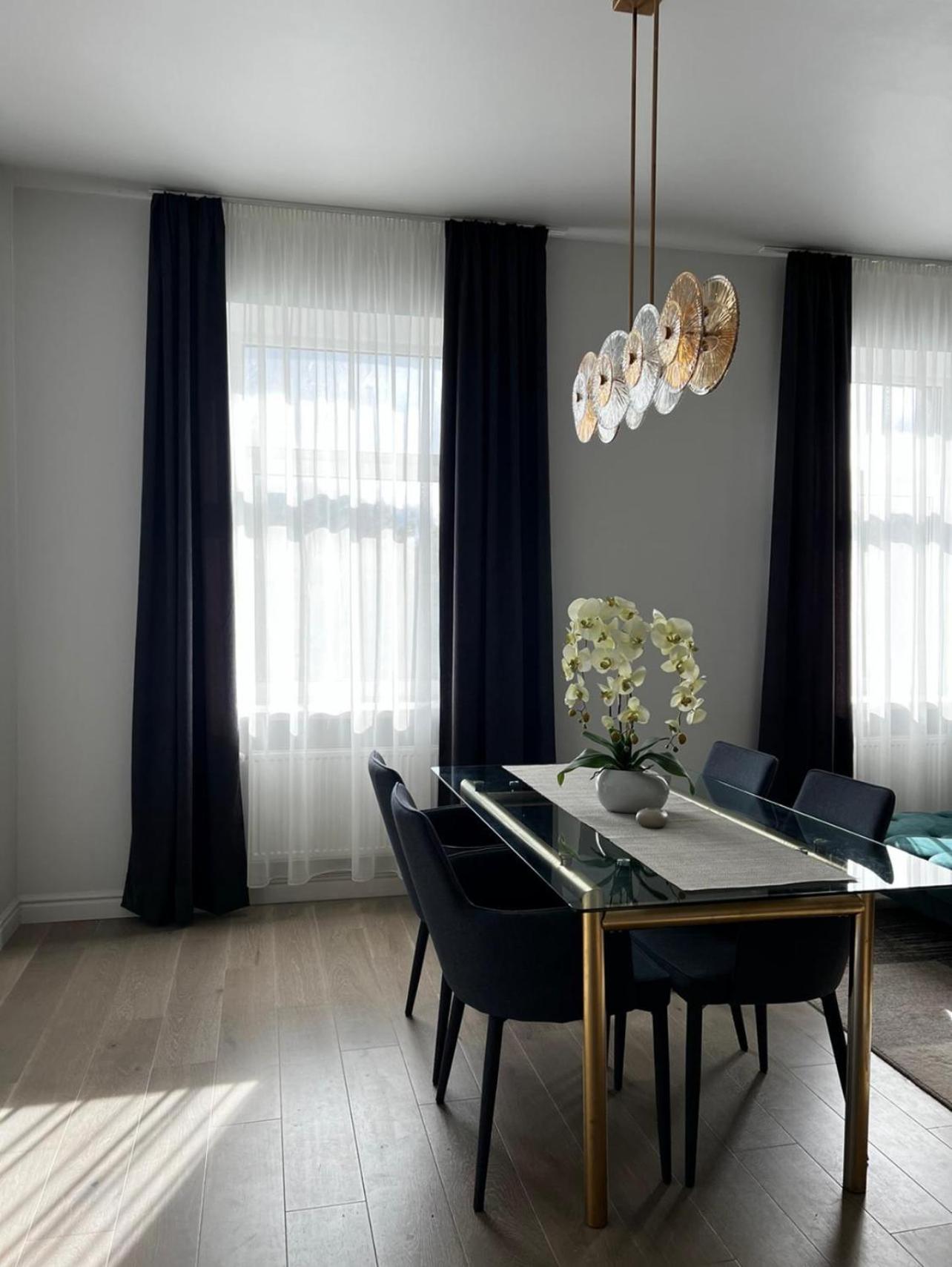 Raina apartment Gold