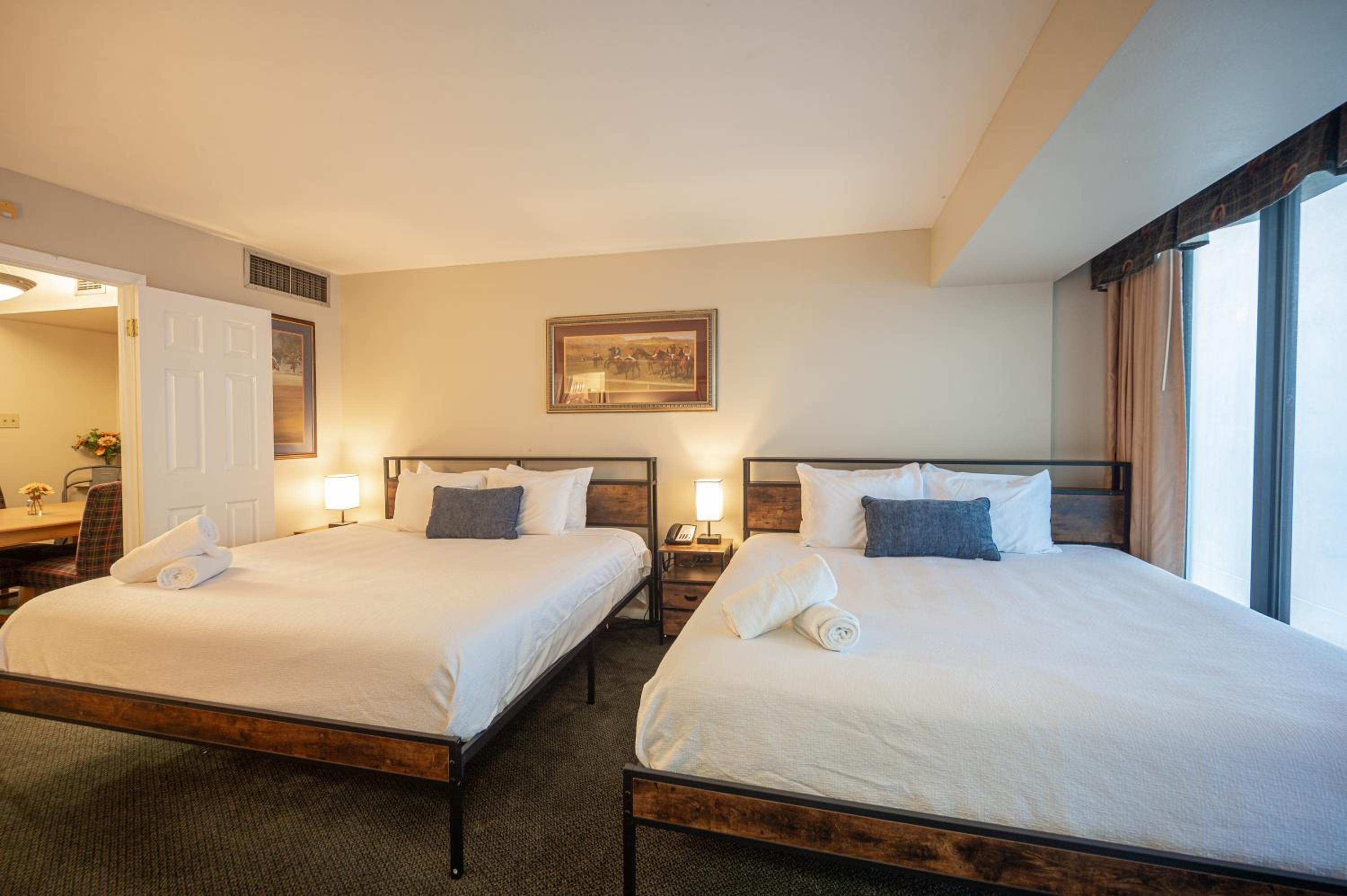Stay Together Suites - Suite On The Strip Steps From Bellagio & Cosmo Sleeps 11 - NO RESORT FEE