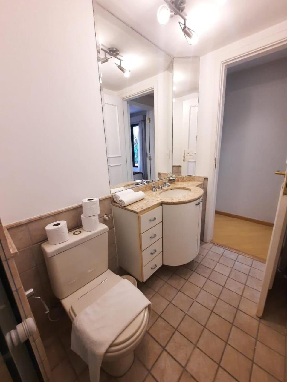 Flat Apart-Hotel com dois quartos e dois banheiros