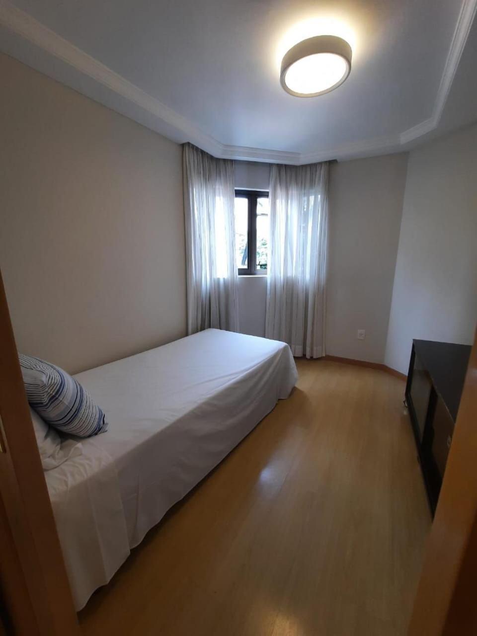 Flat Apart-Hotel com dois quartos e dois banheiros