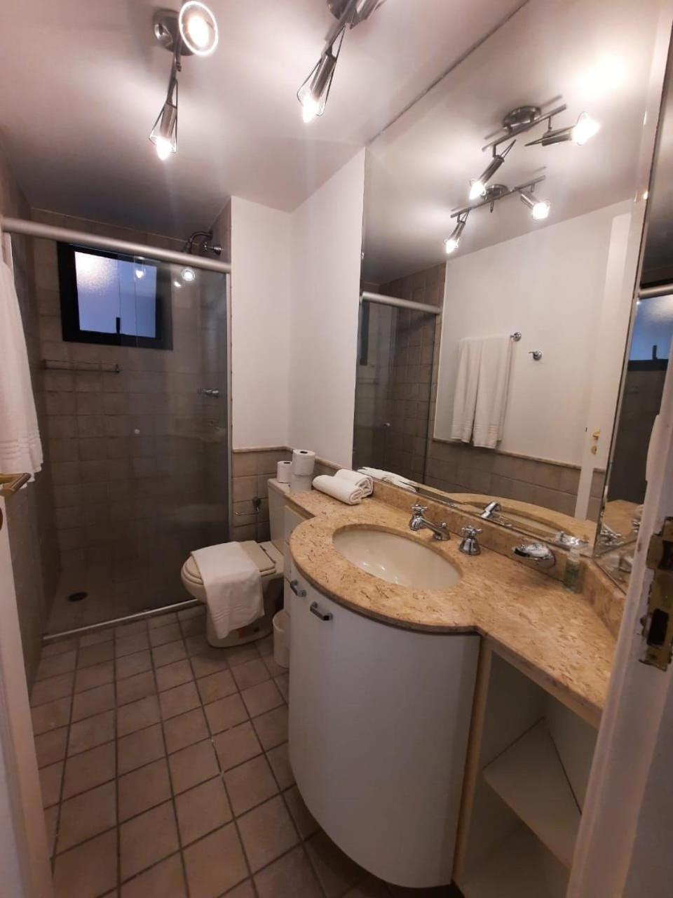 Flat Apart-Hotel com dois quartos e dois banheiros
