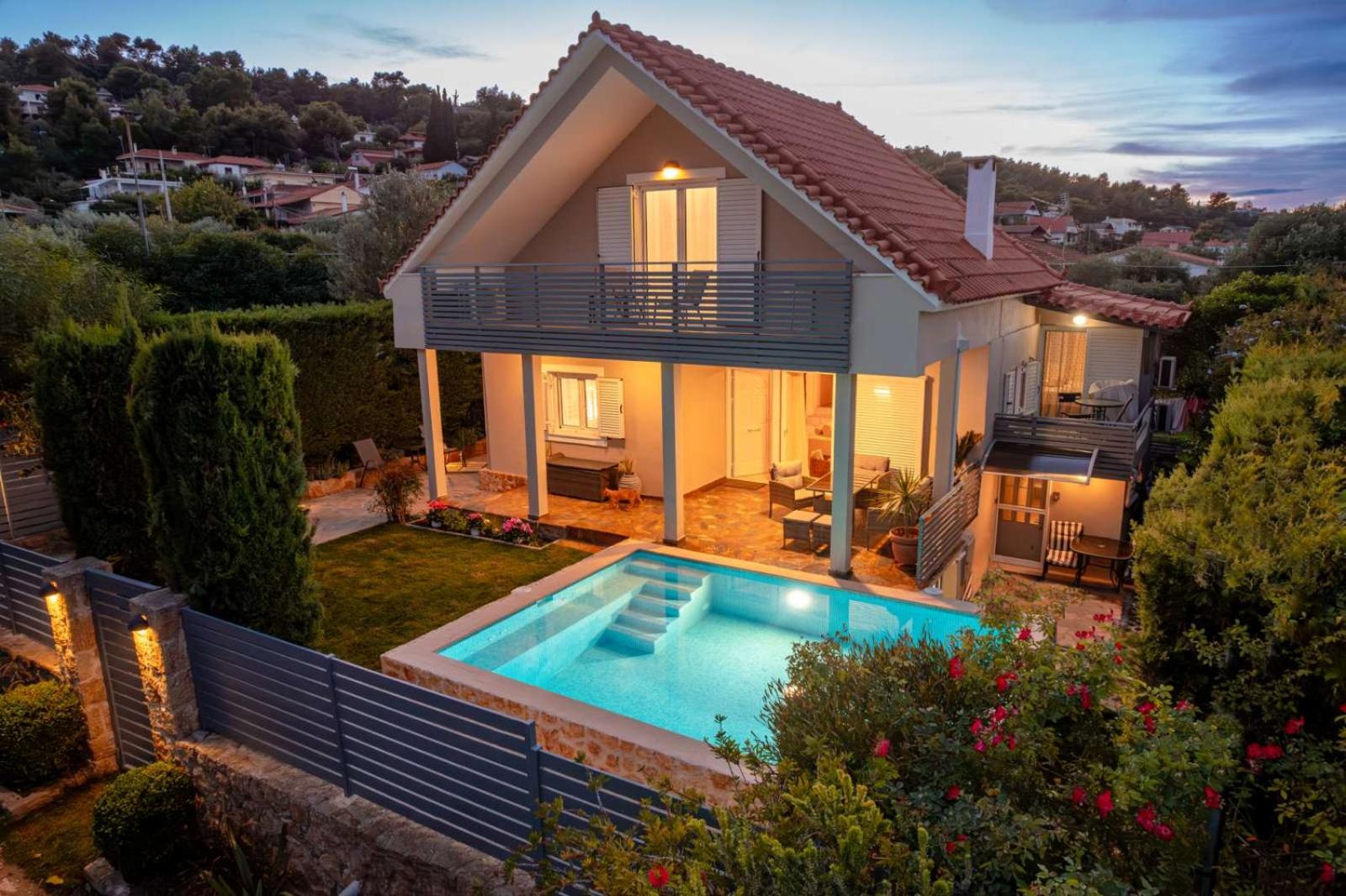 Hotel Athina Sea Villa Close To Athens - Image 1