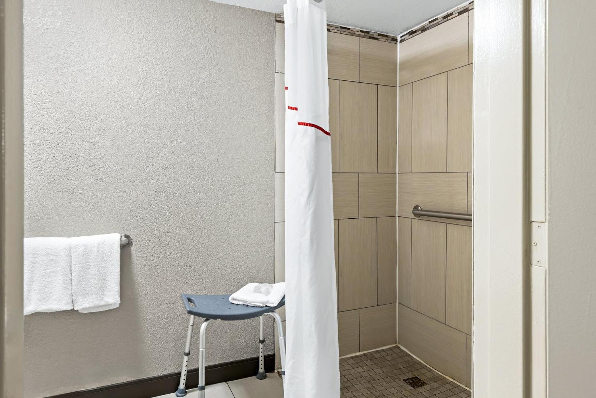 Red Roof Inn Cleveland - Independence, Photo 16