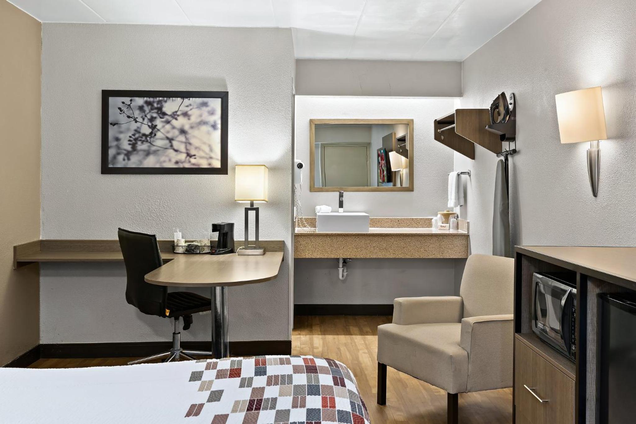 Red Roof Inn Cleveland - Independence, Photo 24