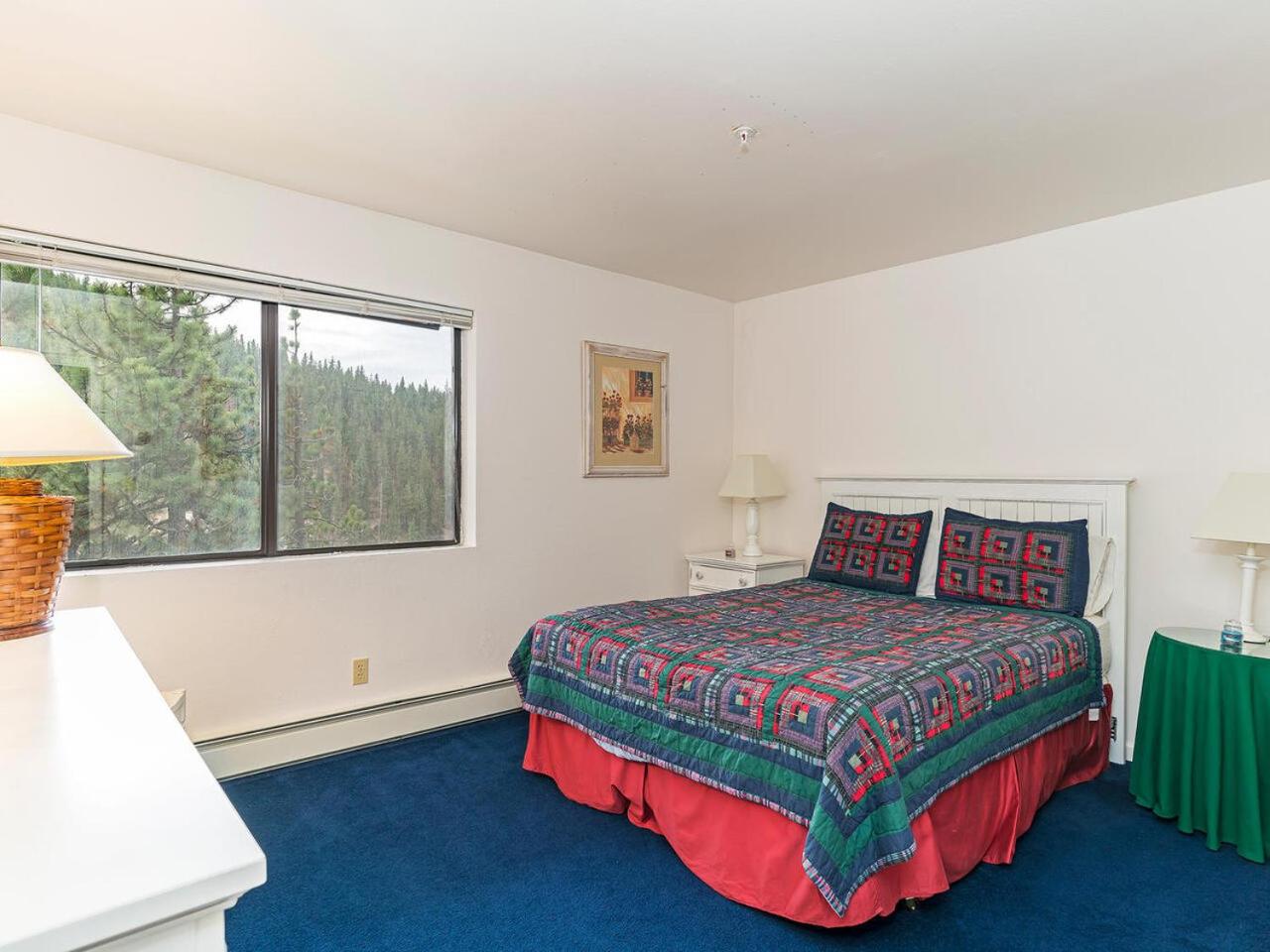 4 bedroom 3 5 bathrooms lake view condo - Property Image 17