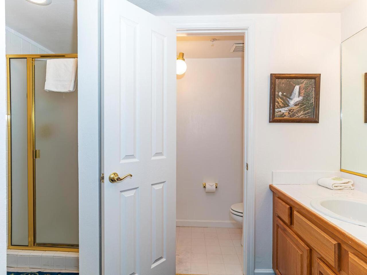 4 bedroom 3 5 bathrooms lake view condo - Property Image 13