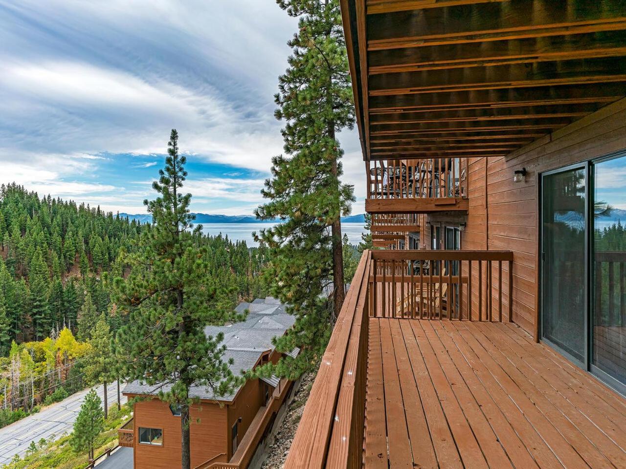 4 bedroom 3 5 bathrooms lake view condo - Property Image 2