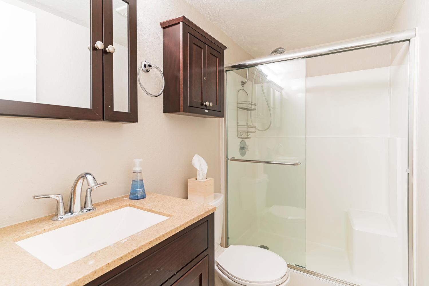 The perfect getaway for a small group or families - Property Image 12