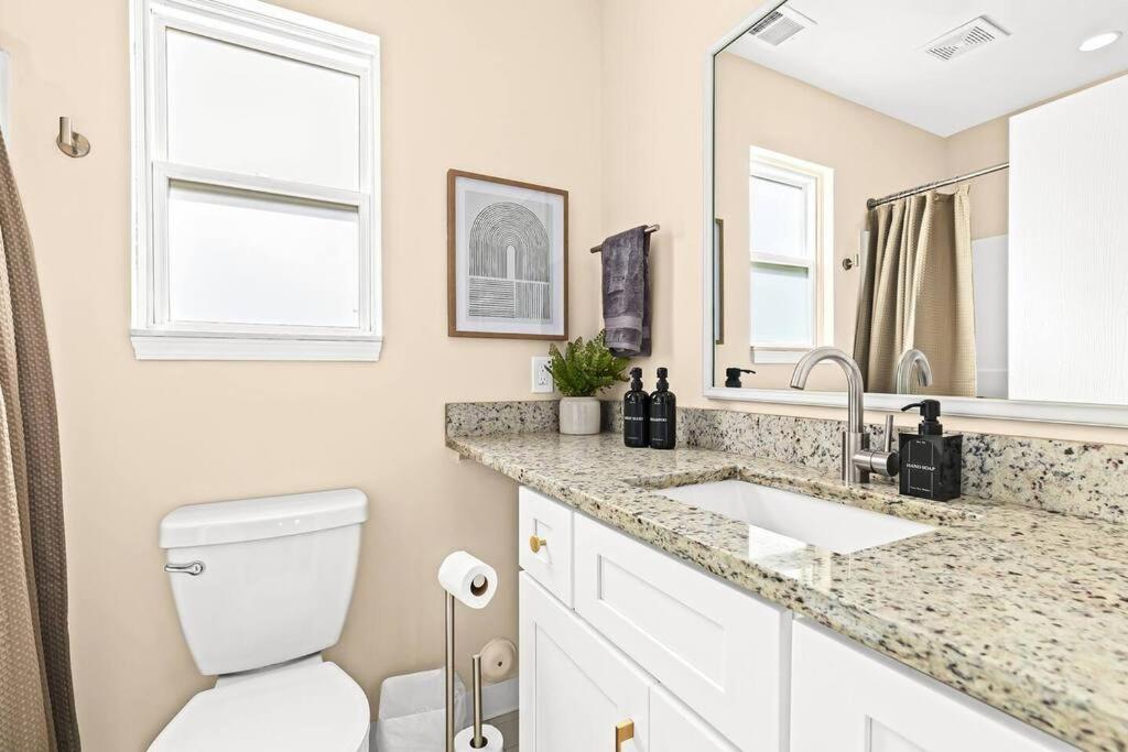 New Cozy Lower Flat in Roseville