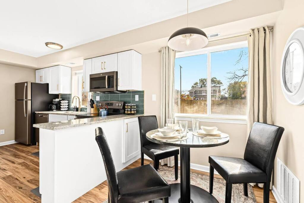 New Cozy Lower Flat in Roseville