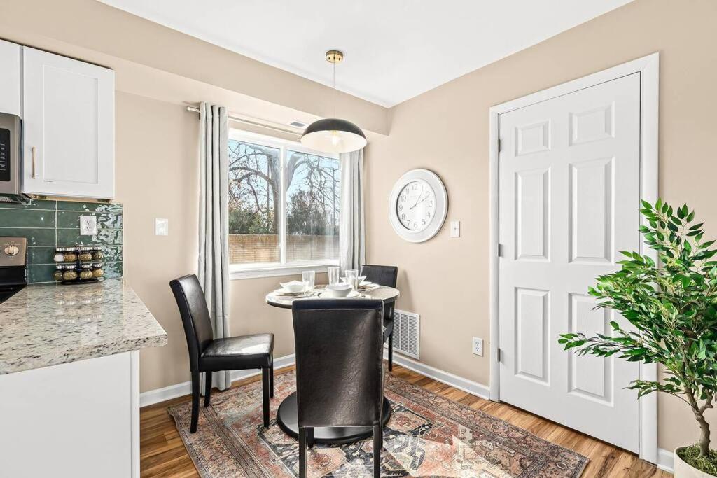 New Cozy Lower Flat in Roseville