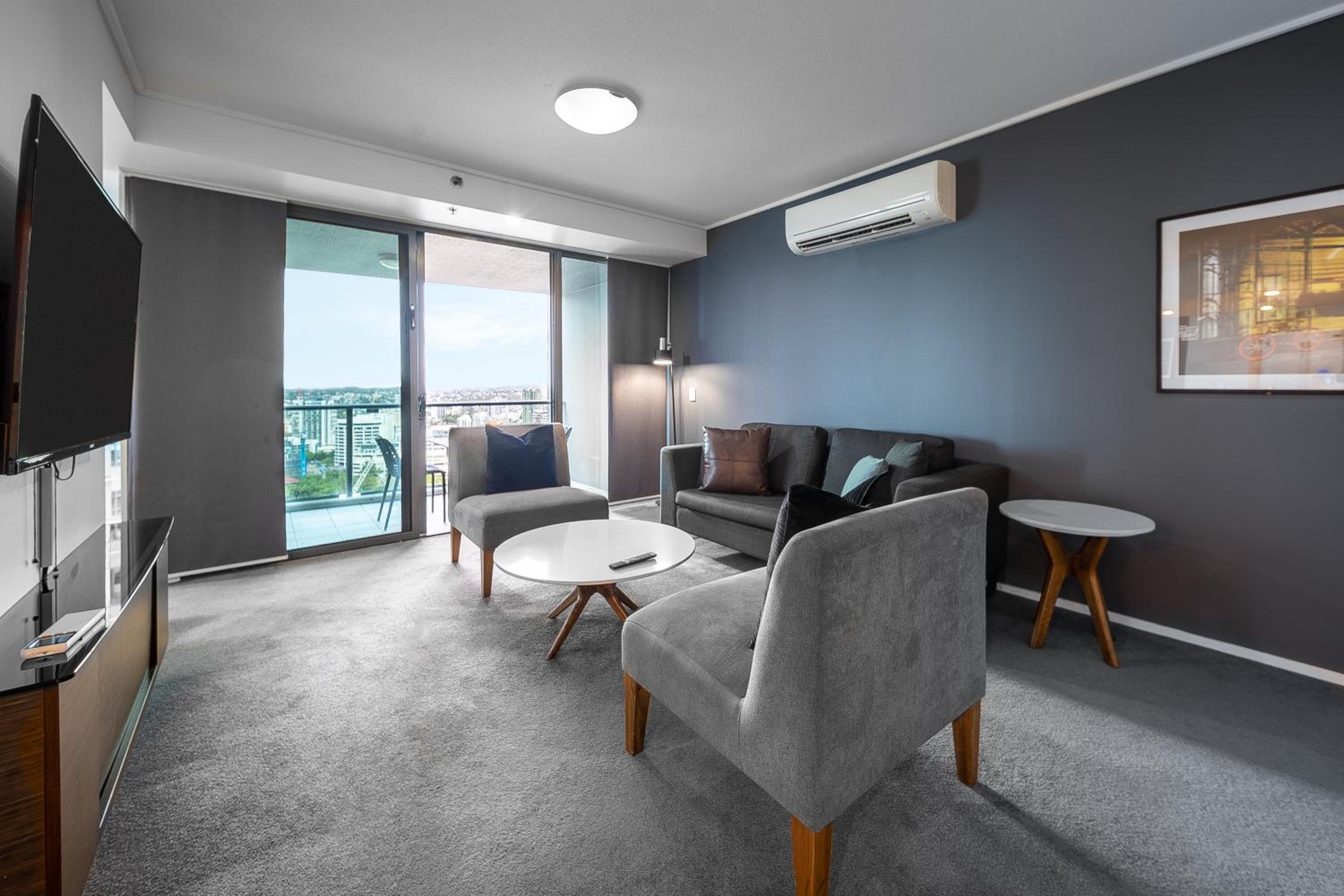 Oaks Brisbane on Felix Suites