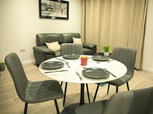 City Centre Luxury Apartment view 5