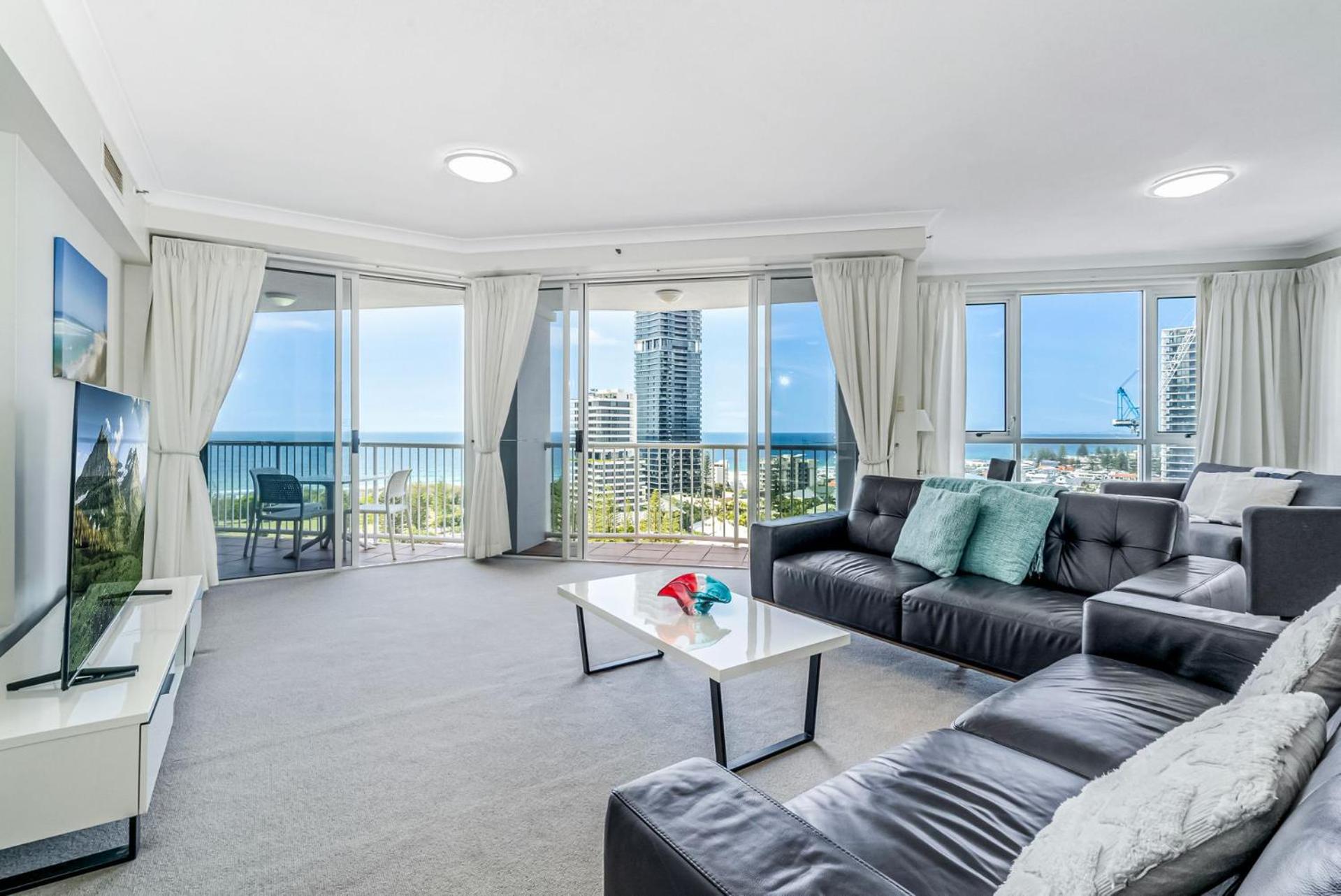 Large Sub-Penthouse Apartment in Broadbeach - CoastHM