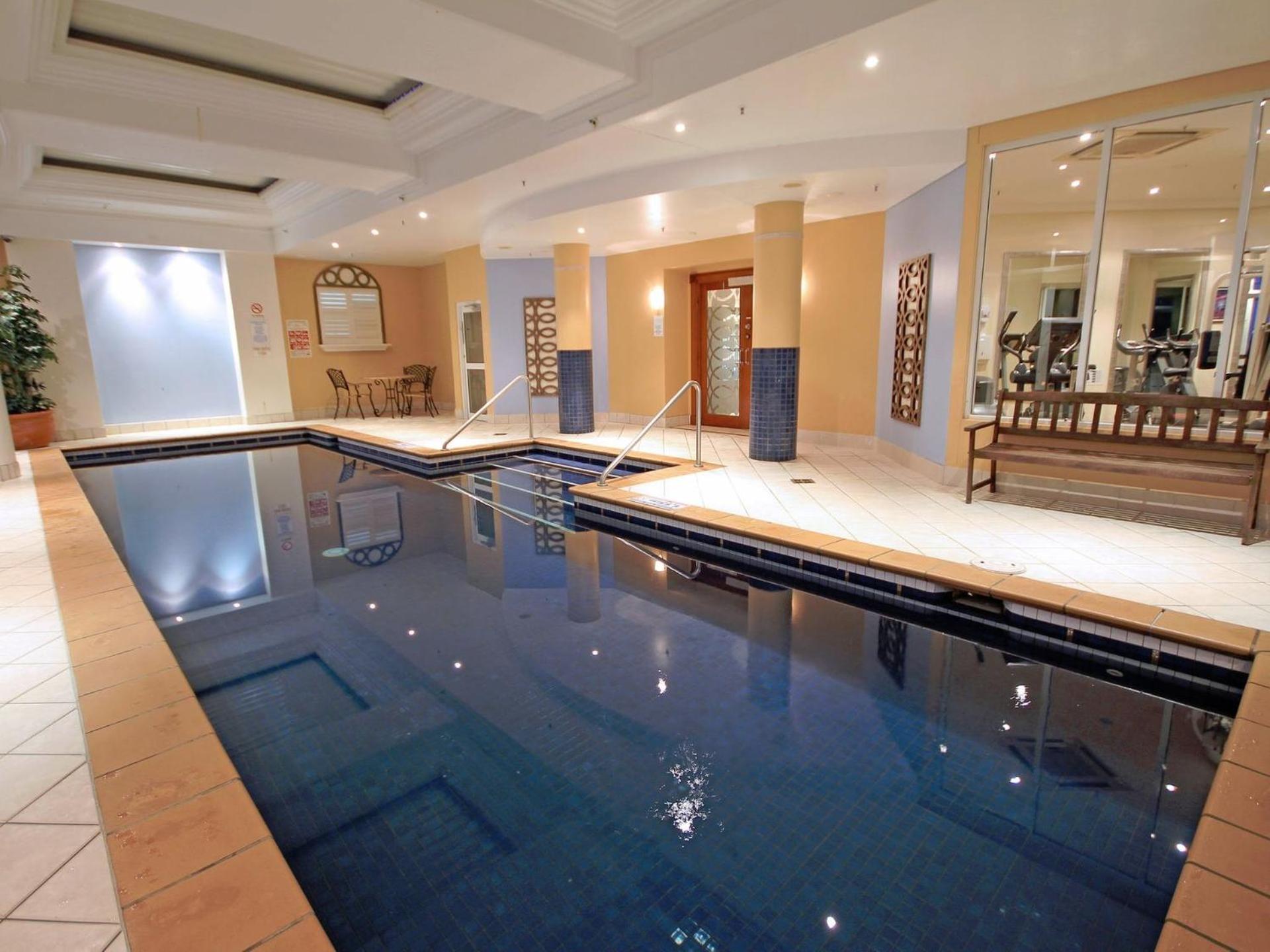Large Sub-Penthouse Apartment in Broadbeach - CoastHM