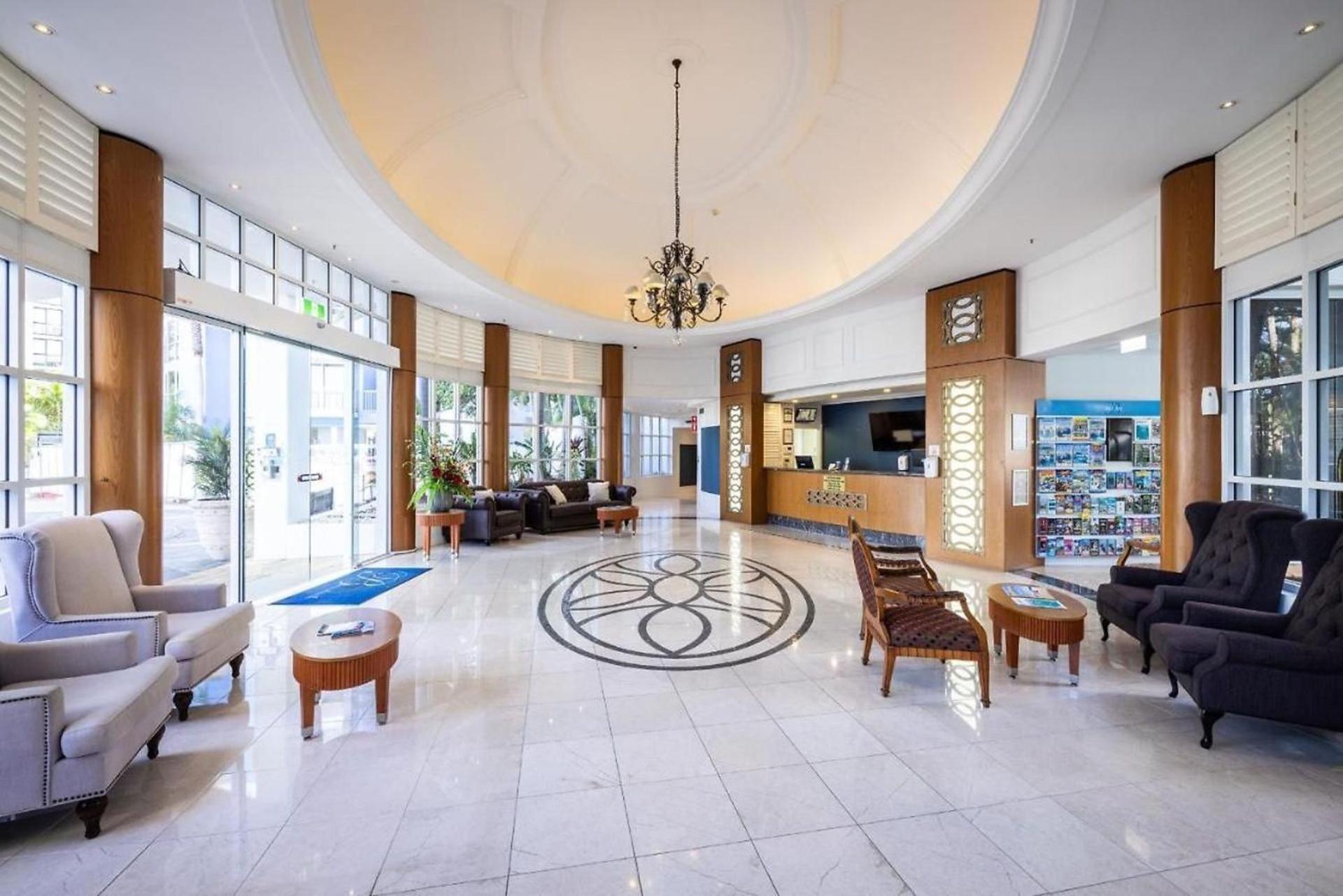 Large Sub-Penthouse Apartment in Broadbeach - CoastHM