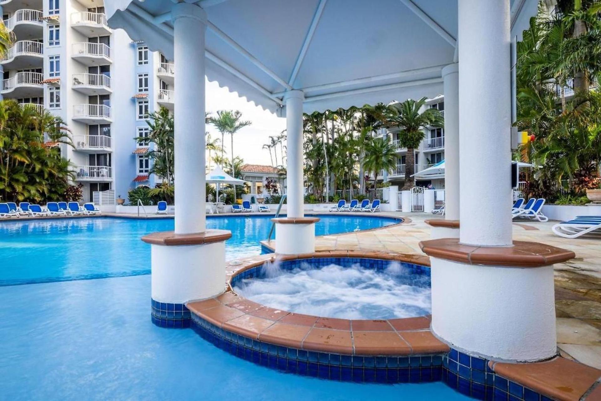 Large Sub-Penthouse Apartment in Broadbeach - CoastHM