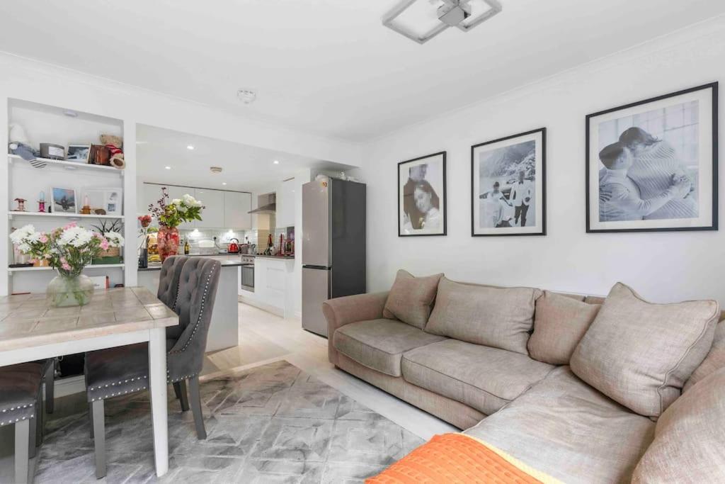 Little Venice Garden Apartment