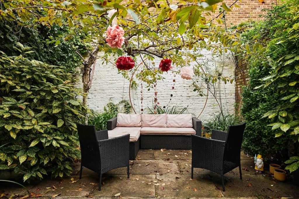Little Venice Garden Apartment