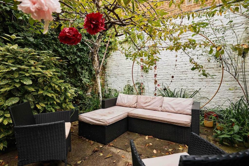 Little Venice Garden Apartment
