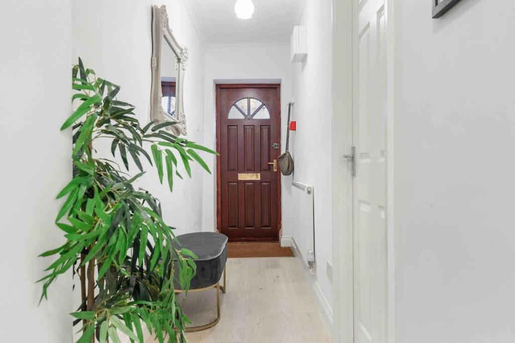 Little Venice Garden Apartment